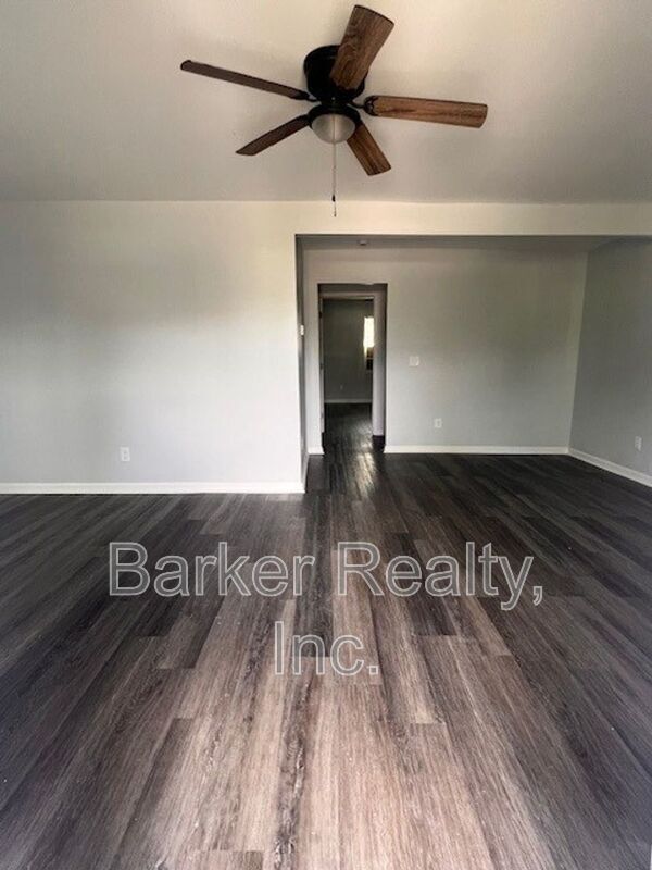 Foto del edificio - 1602 Pender St