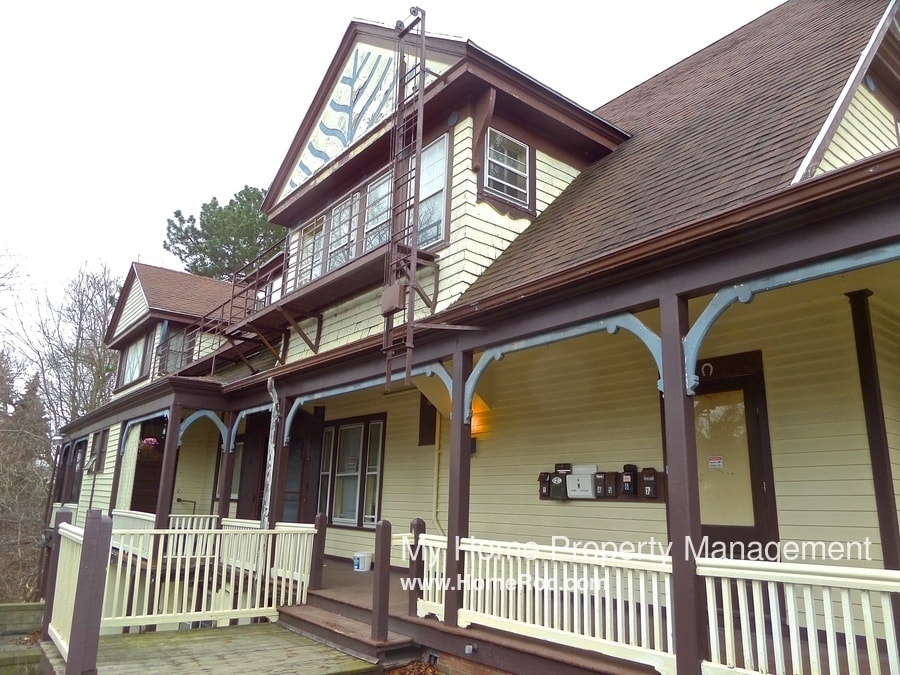Primary Photo - 3750 Lake Ave