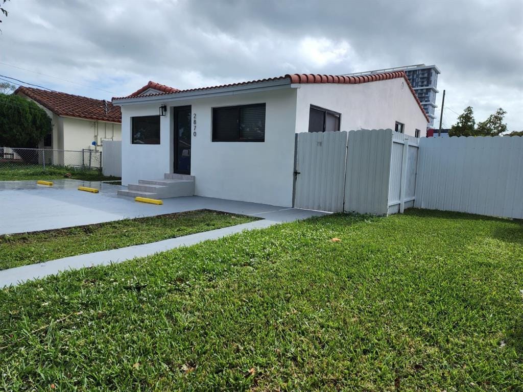 Foto principal - 2870 SW 26th St
