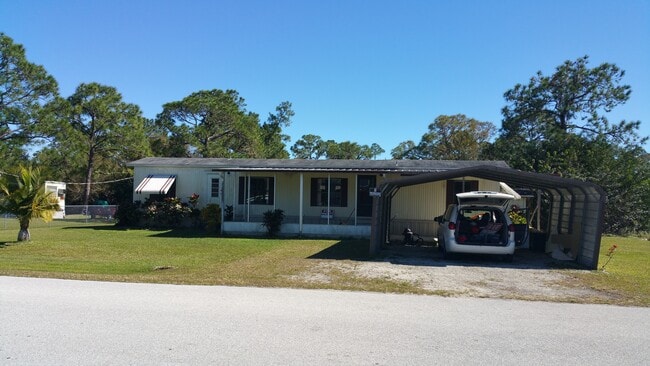 Building Photo - 15353 Mapletree Dr