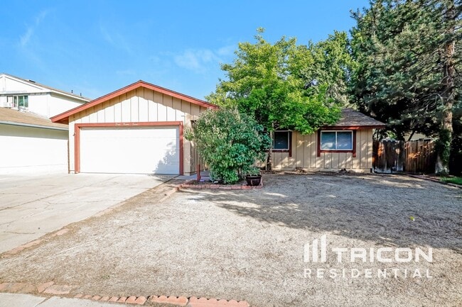 Building Photo - 827 Glen Martin Dr