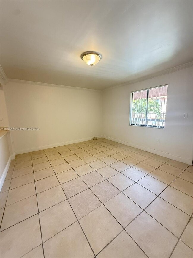 Foto del edificio - 2170 W 60th St