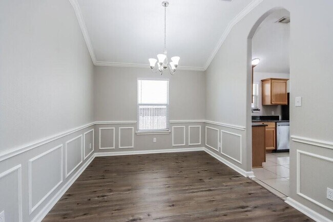 Building Photo - 2026 Midlane Drive