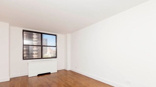 Foto del edificio - 335 E 39th St