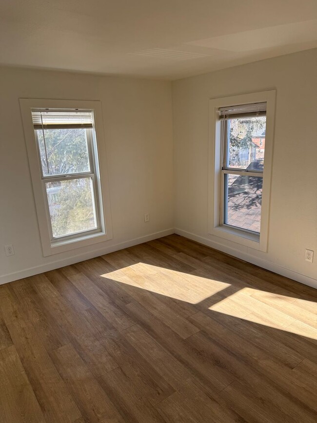 Building Photo - Spacious 1-Bedroom in the Heart of Old Col...