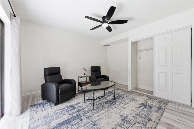 Building Photo - 1424 14th Terrace