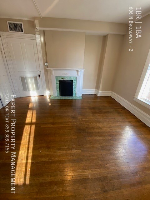 Building Photo - 606 N Broadway