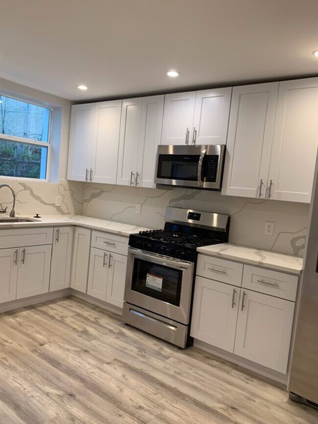 Foto del edificio - 911 Hoffman St