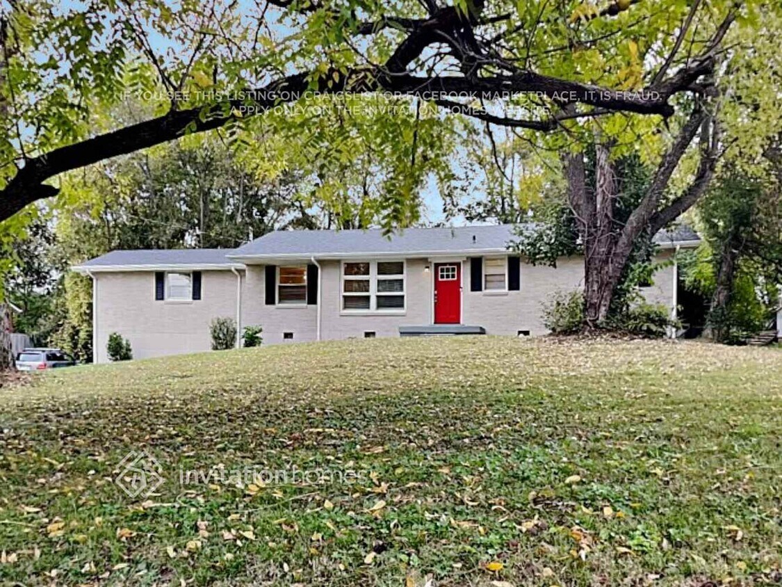 Foto principal - 562 Whispering Hills Dr