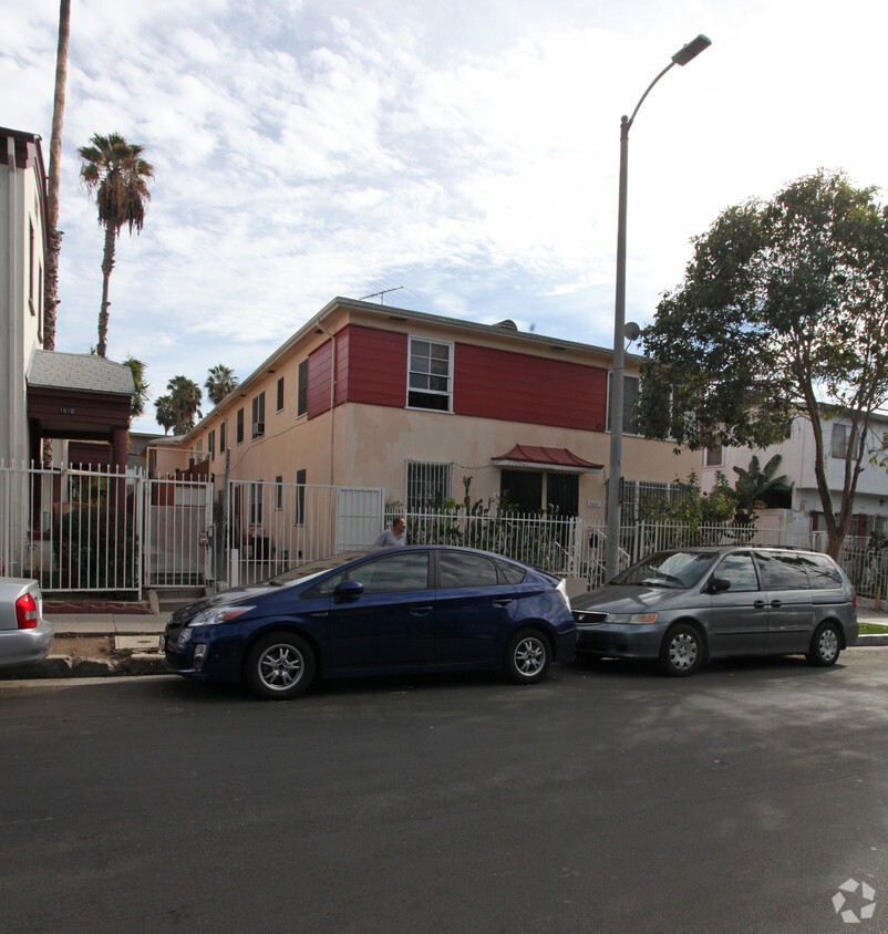 Building Photo - 1608 N Serrano Ave