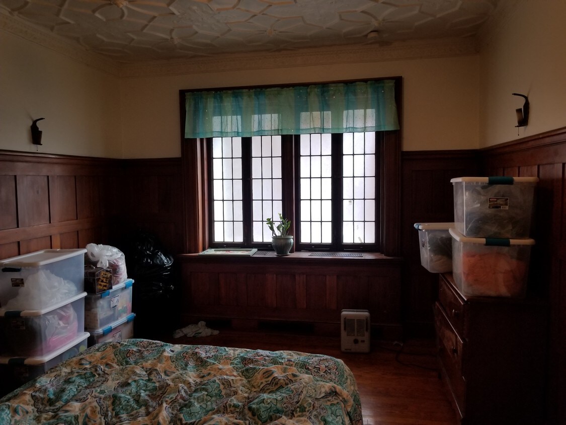 Primary Photo - 372 Hudson Ave
