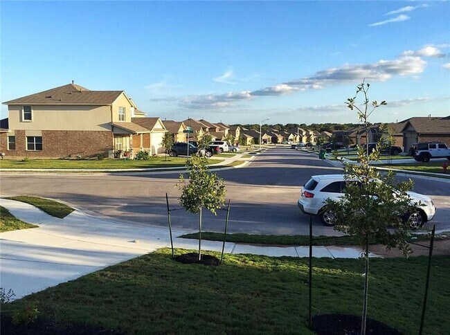 Building Photo - 511 Libani Ln