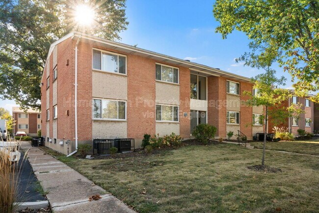 Building Photo - 16 Bruce Dr