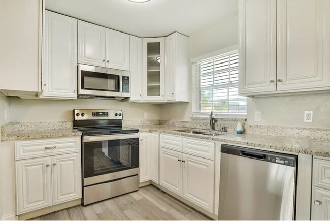 Building Photo - 91827 Sarnow Dr