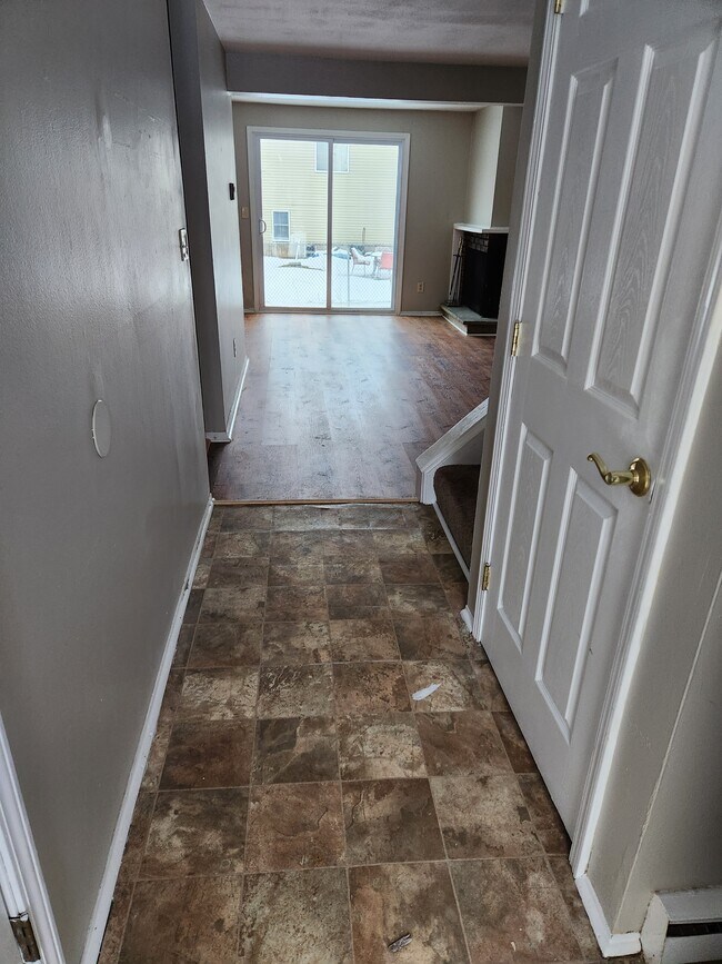 Building Photo - 8114 Weblank Way