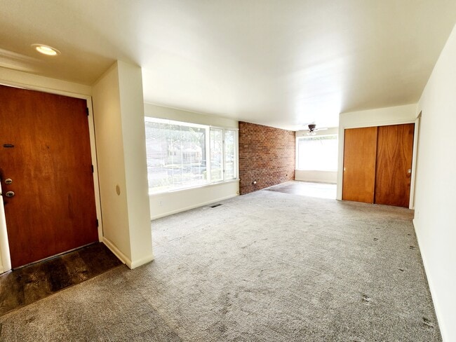 Photo - Drummond Flats Apartment