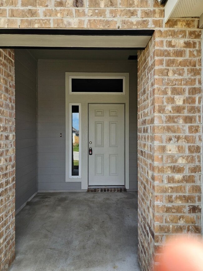 Building Photo - 4 Bedroom Single Family Home in Temple