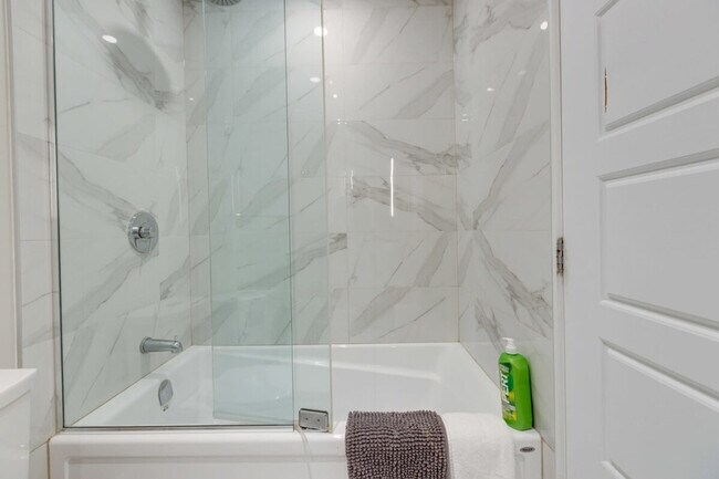 Building Photo - 2205 Rue St Marc