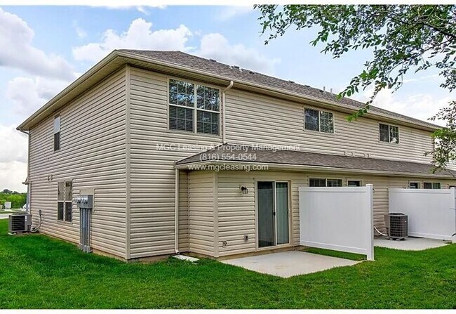 Foto del edificio - Eagle Creek Townhomes - Everything You Nee...