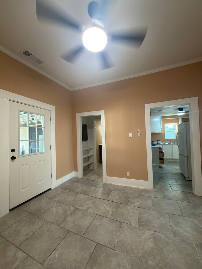Foto del edificio - 2719 NW 27th St