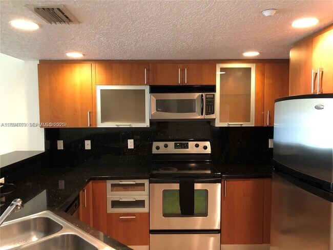 Foto del edificio - 201 Golden Isles Dr