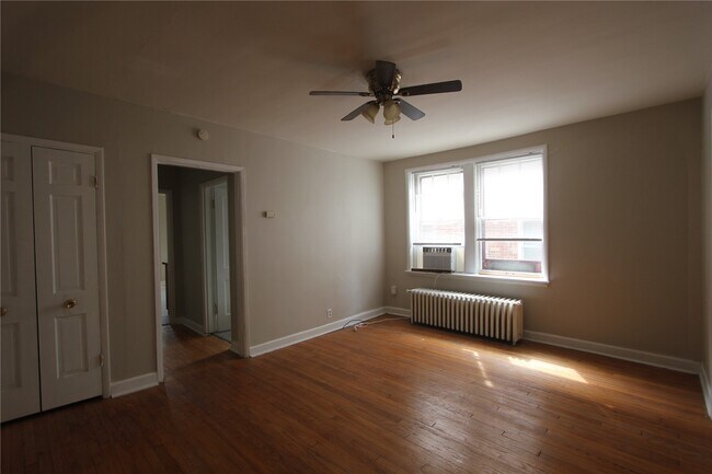 Building Photo - 5424 Rhodes Ave