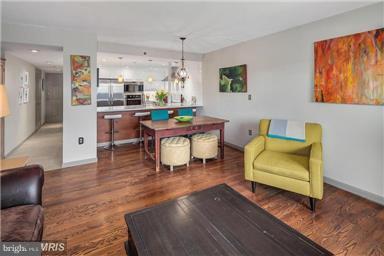 Foto del edificio - 545 E Braddock Rd