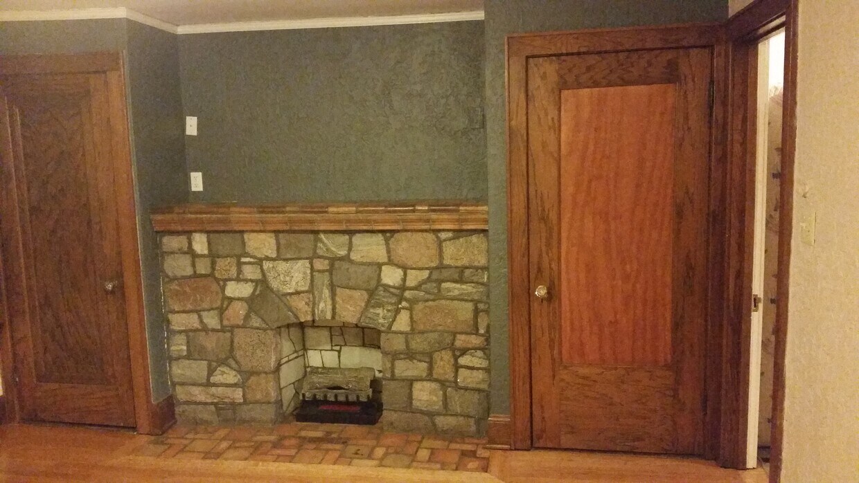 Foto del edificio - 2628-2630 N 59th St