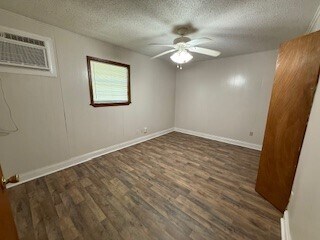 Foto del edificio - 43334 Happywoods Rd Ext