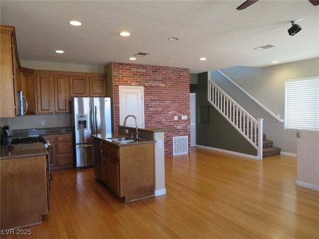 Foto del edificio - 9342 Autumn View Ave