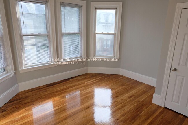 Foto del edificio - 549 E 8th St