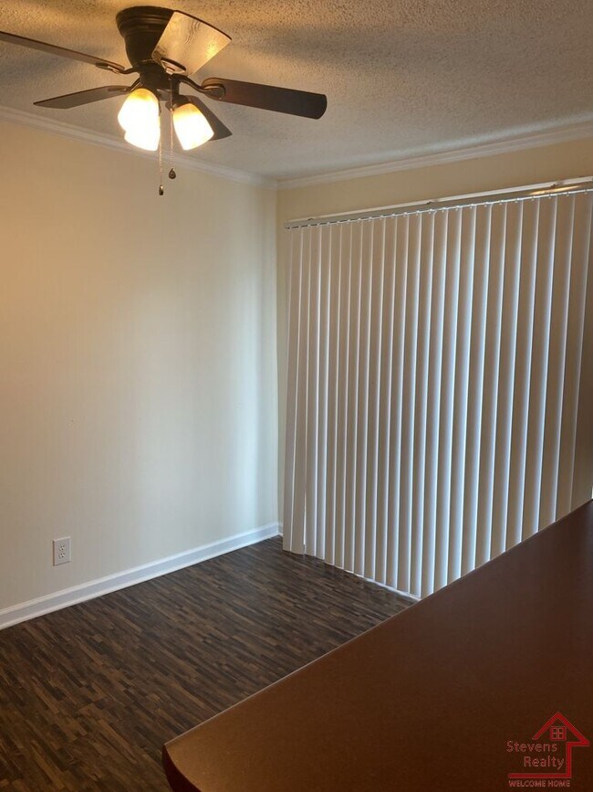 Building Photo - 540 McQuade Cir