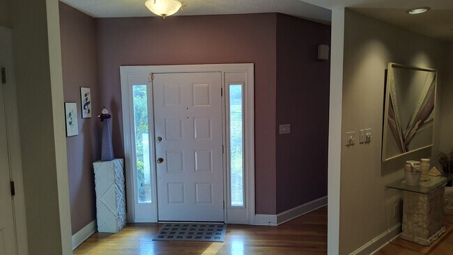 Foto del edificio - 423 Brightwood Dr