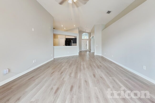 Building Photo - 31333 Heatherstone Dr