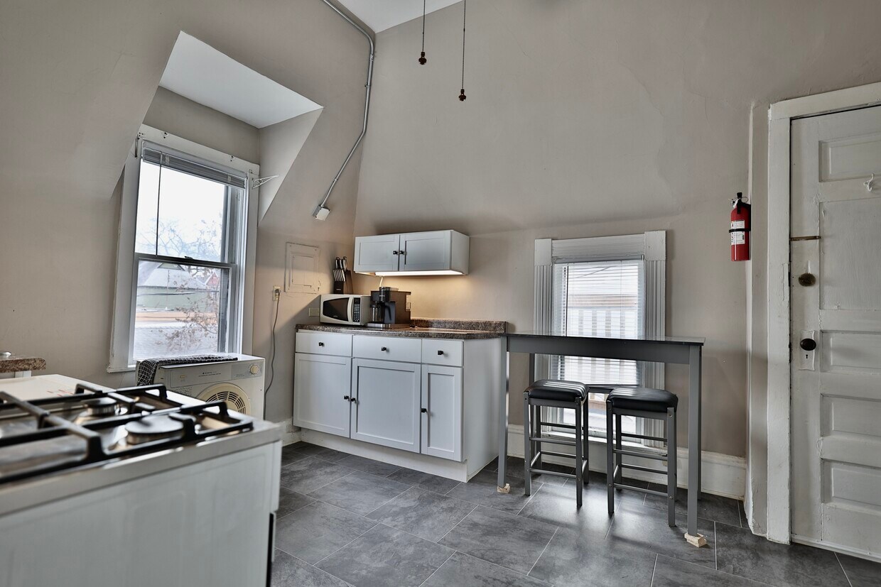 Kitchen - 2813 Garfield Ave