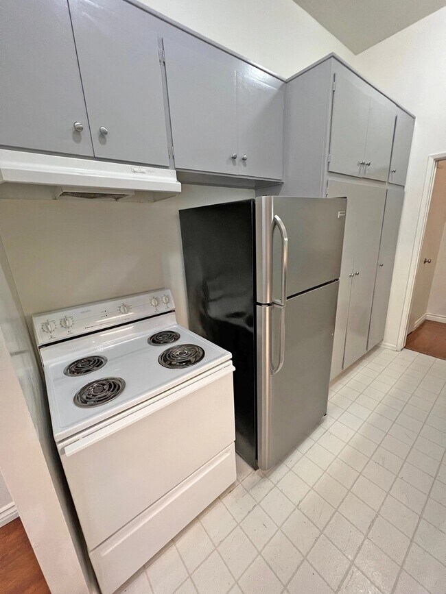 Foto del edificio - 11936 Darlington Ave