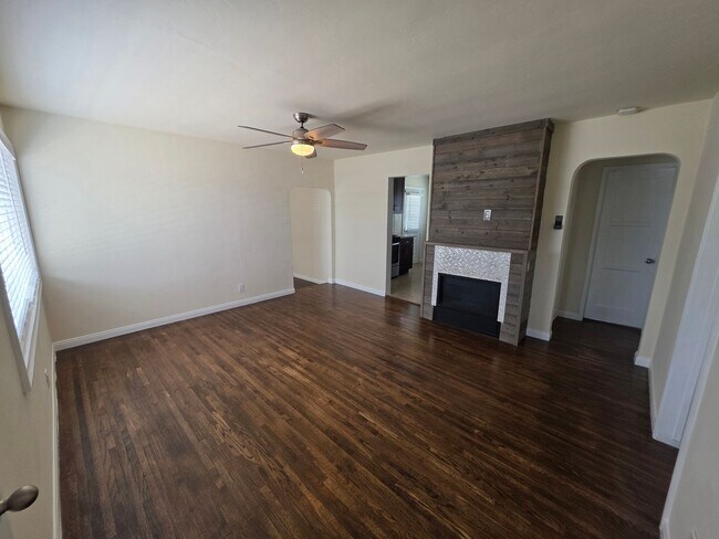 Building Photo - 5015 W 140th St