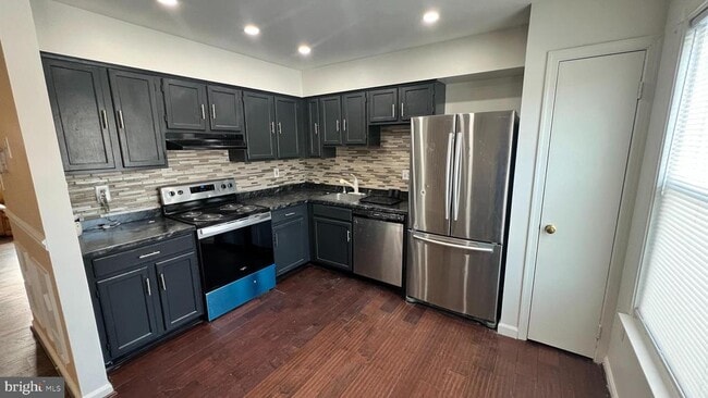 Building Photo - 3649 Dahlgren Pl