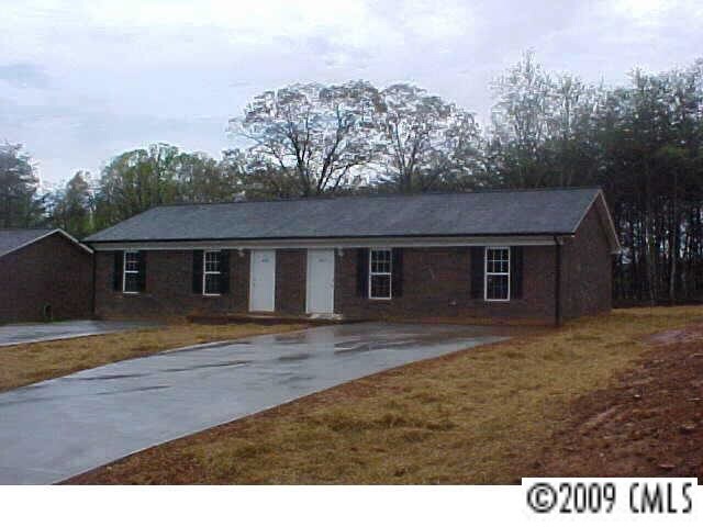 Primary Photo - 371-373 Turner St
