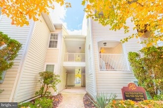 Building Photo - 721 Walden Cir
