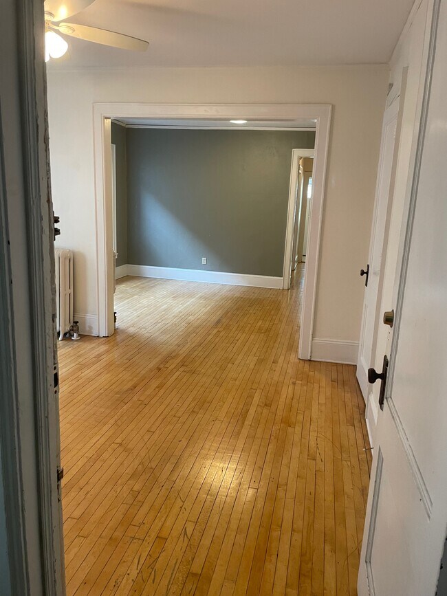 Foto del edificio - 1228 E Brady St