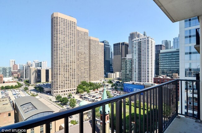 Foto del edificio - 210 S Desplaines St