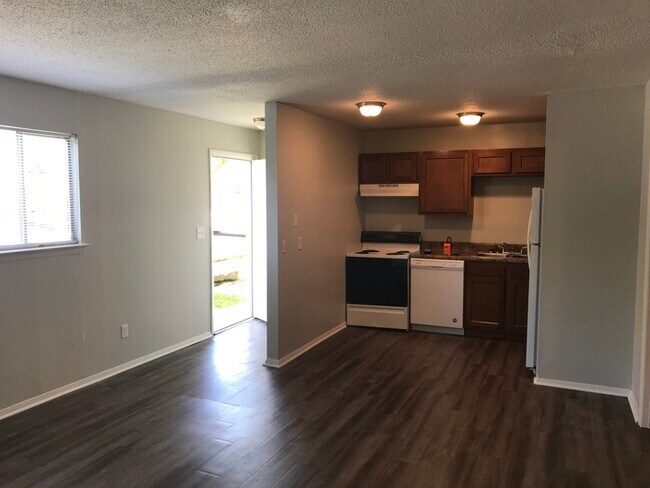 Building Photo - Red Bank Remodeled 1Bed/1Bath Apt