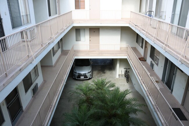 Foto del edificio - 1041 S Corning St