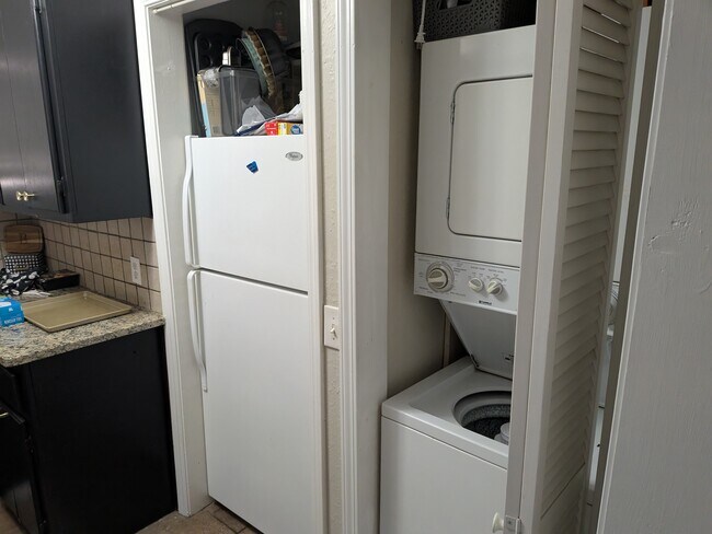 Foto del edificio - 117 N University Dr