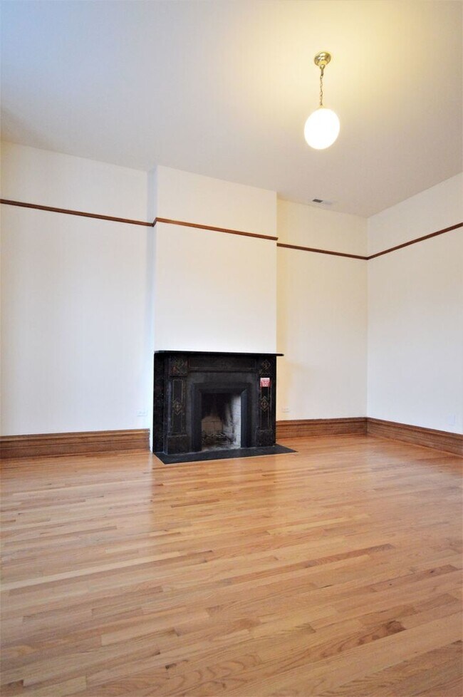 Building Photo - 2056 N Cleveland Ave