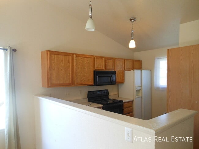 Building Photo - 4552 Cornish Way