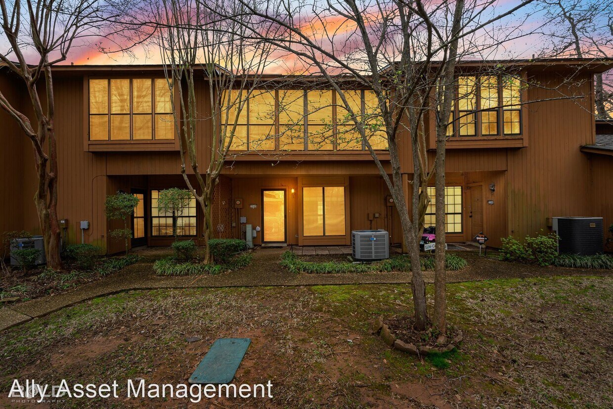 2 br, 1.5 bath House 3542 Eastlake House Rental in Shreveport, LA