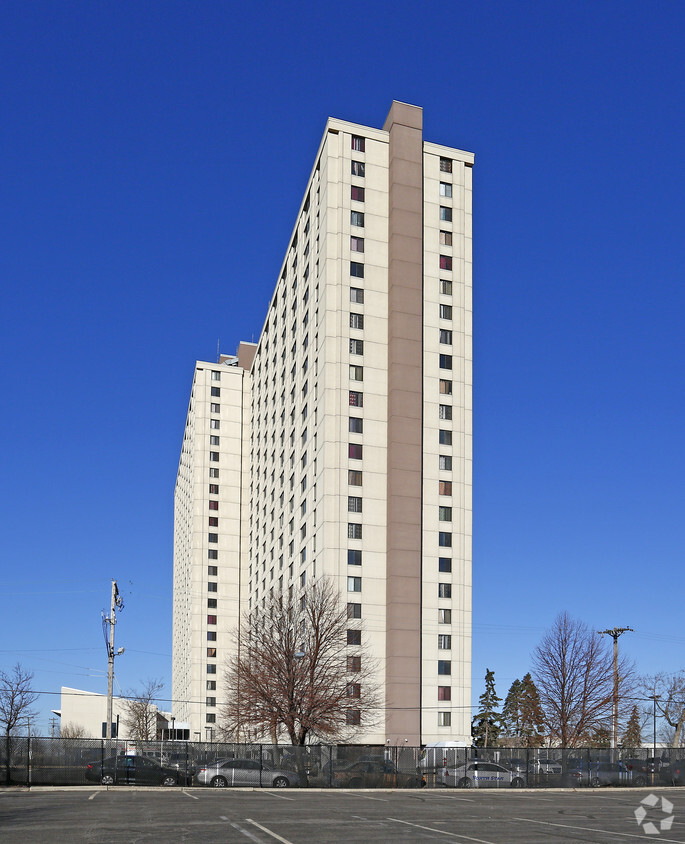 Primary Photo - Skyline Tower