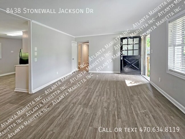Foto del edificio - 8438 Stonewall Jackson Dr